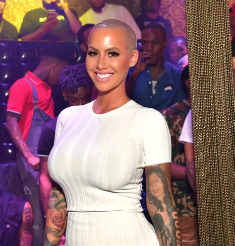 amber rose topless pics|Amber Rose naked: Model posts picture with no pants on to。